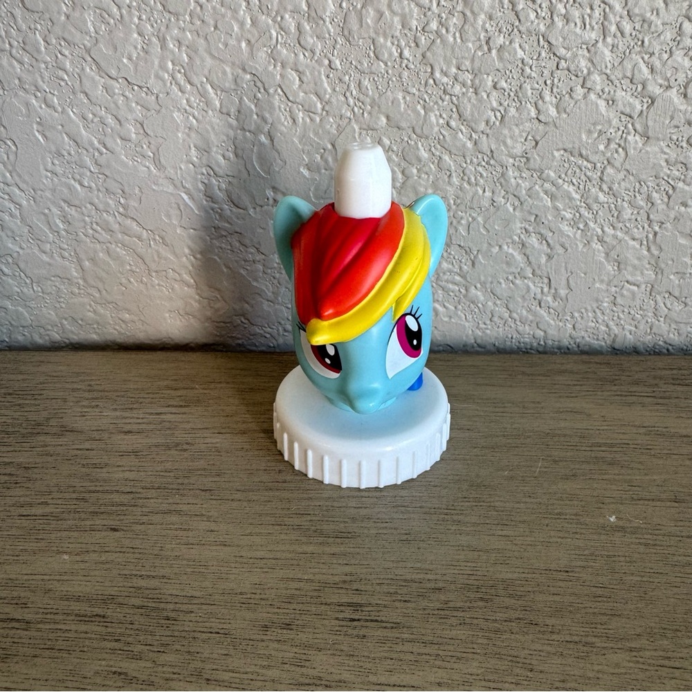 My‎ Little Pony Rainbow Dash Juice Bottle Topper